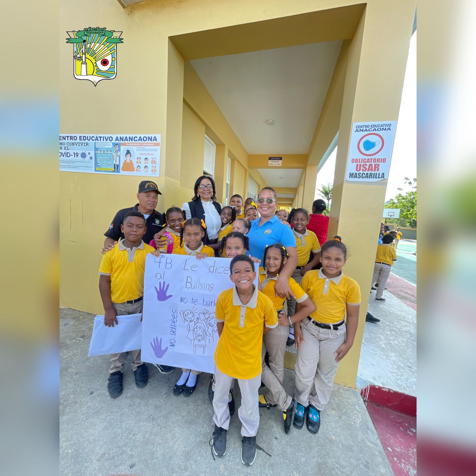 La alcaldesa distrital de Maimón, Elba Tineo, participó la mañana de este viernes en una actividad organizada por la escuela Amalia Gómez en contra del Bullying.