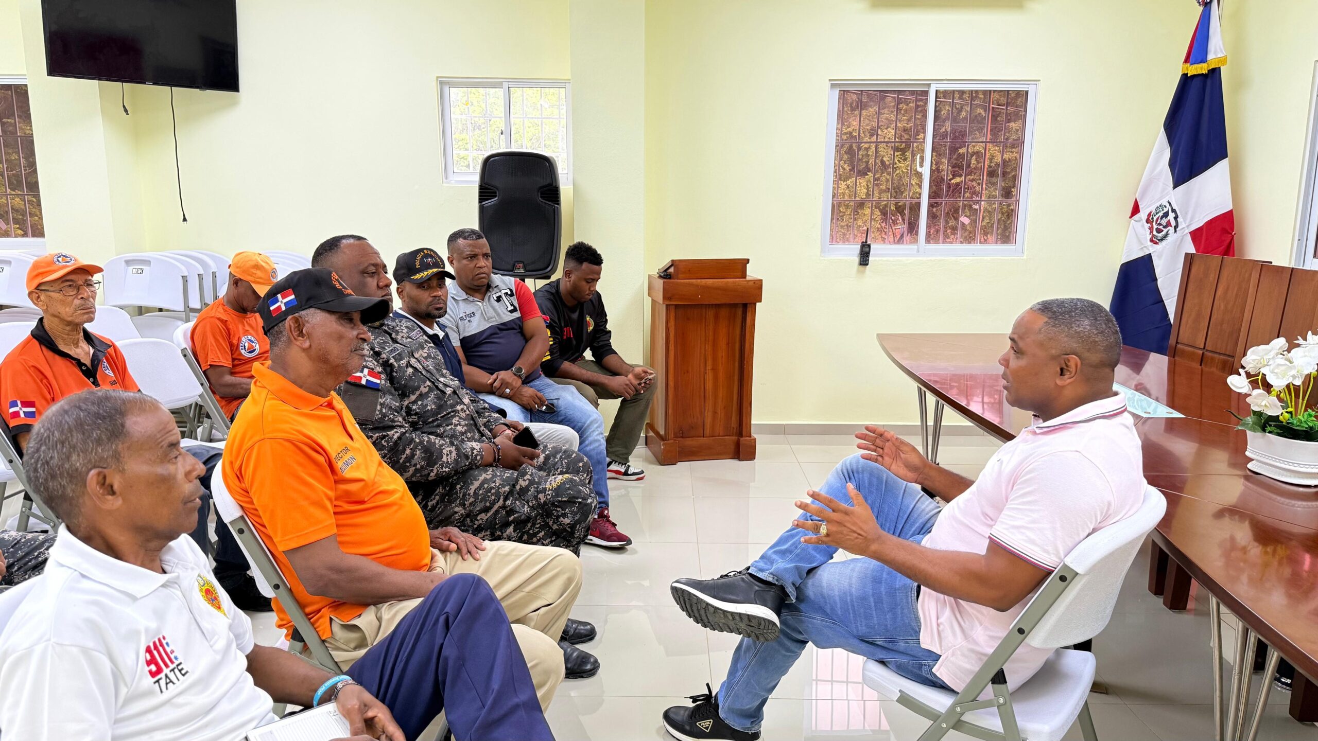 ALCALDE DIVISON SÁNCHEZ ENCABEZA REUNIÓN DE PREVENCIÓN ANTE LA TORMENTA MELISSA