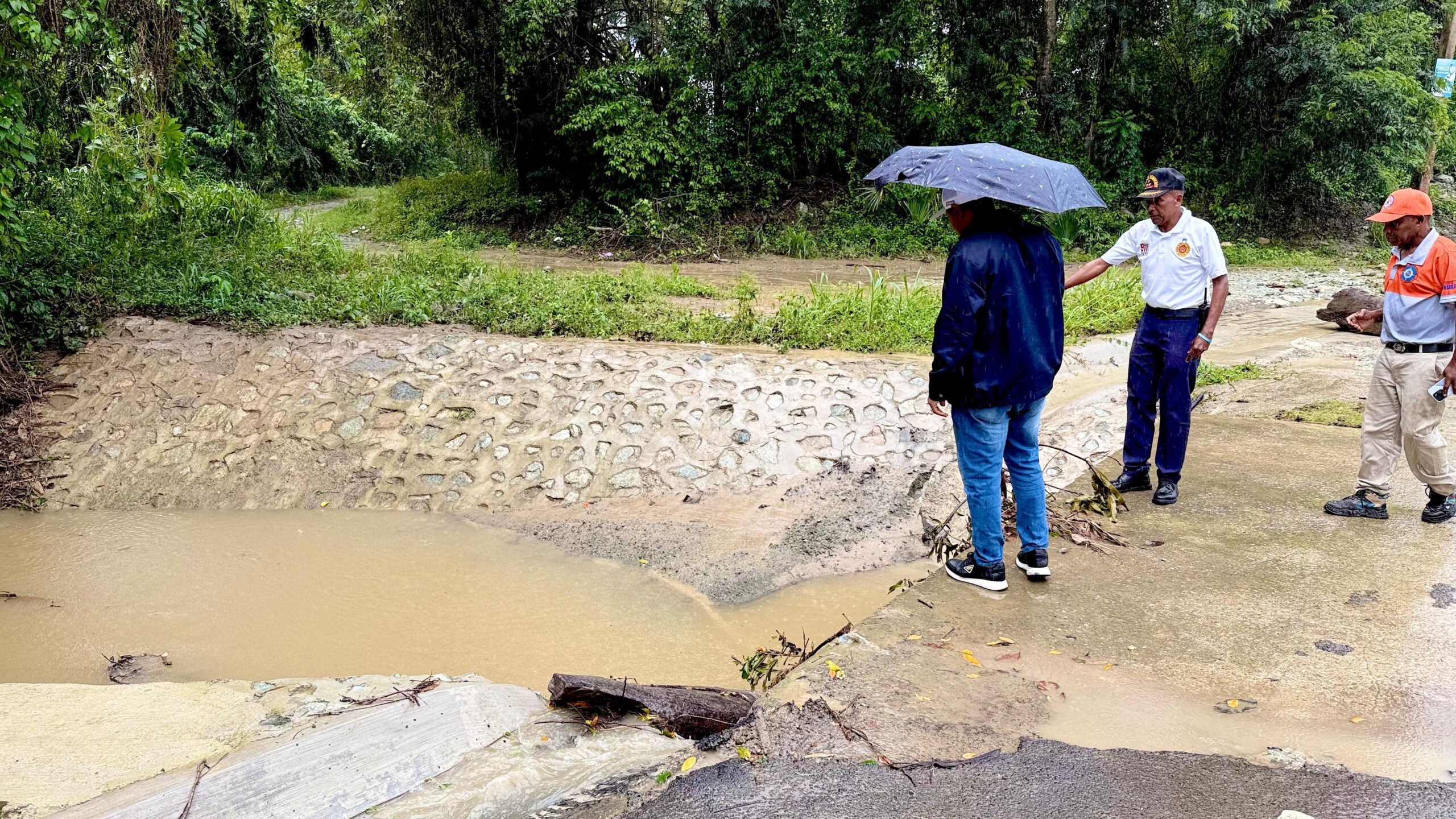 ALCALDE DIVISON SÁNCHEZ VISITA SECTORES VULNERABLES ANTE EMERGENCIAS POR LLUVIAS EN MAIMÓN