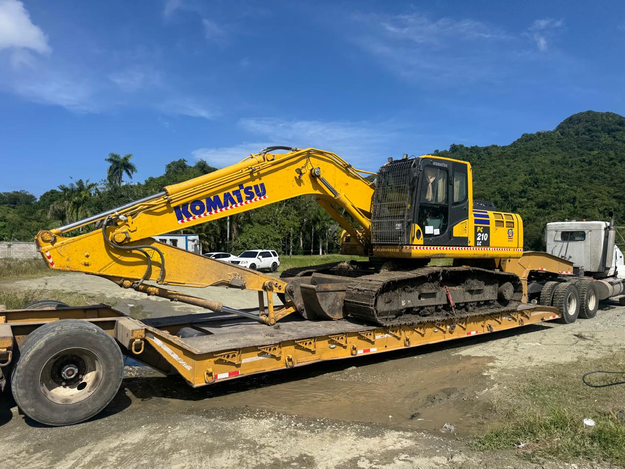 JUNTA DISTRITAL DE MAIMÓN RECIBE DOS RETROEXCAVADORAS PARA LIMPIEZA Y DRAGADO