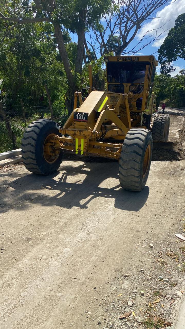 ALCALDE DIVISON SÁNCHEZ DA CONTINUIDAD A TRABAJOS DE MANTENIMIENTO VIAL