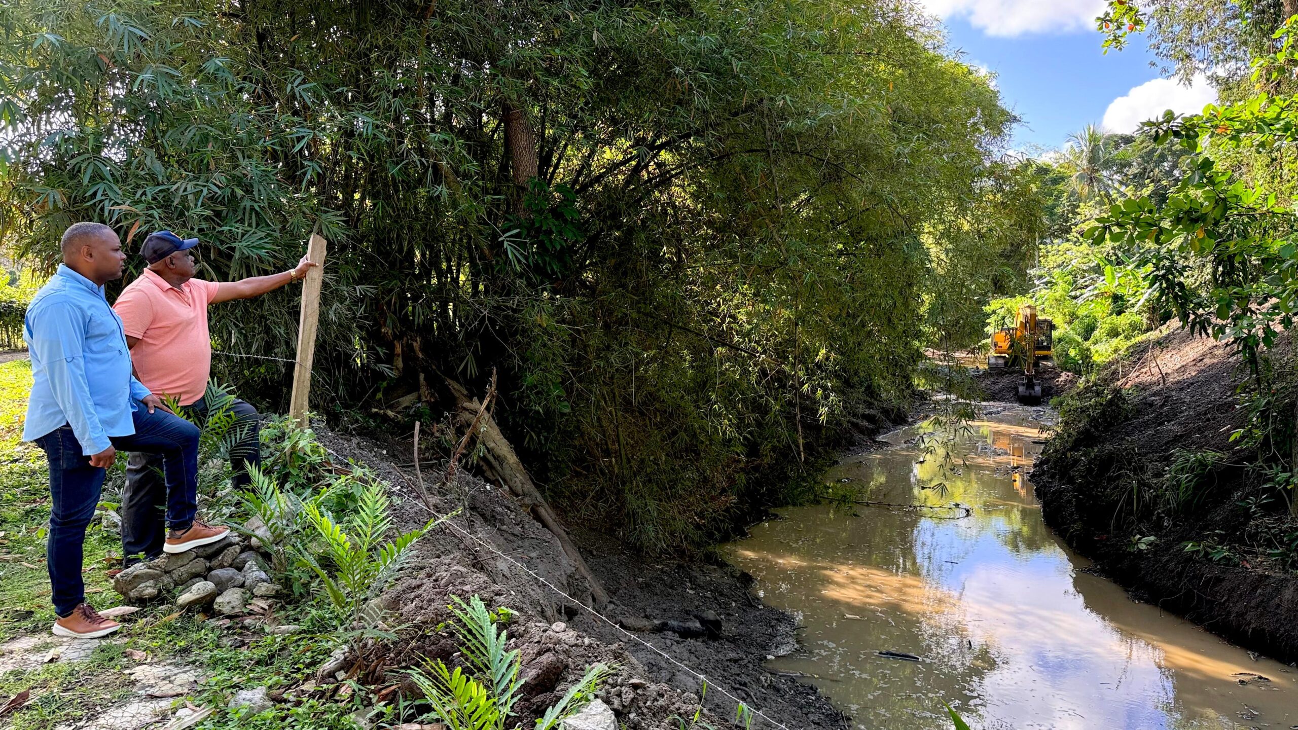 ALCALDE DIVISON SÁNCHEZ REALIZA DRAGADO Y LIMPIEZA DEL RÍO SAN CRISTÓBAL