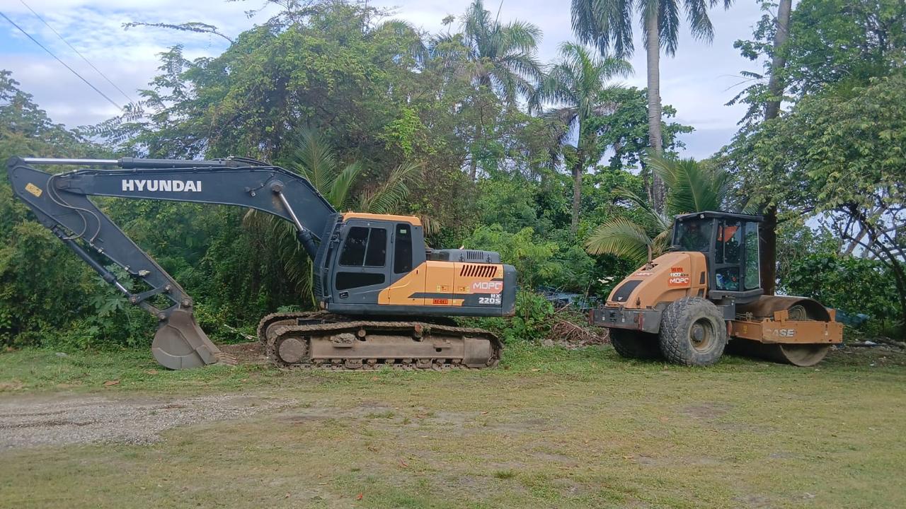 LLEGAN EQUIPOS DE OBRAS PÚBLICAS PARA INTERVENCIÓN DE CAMINOS VECINALES EN LA ZONA OESTE DE MAIMÓN