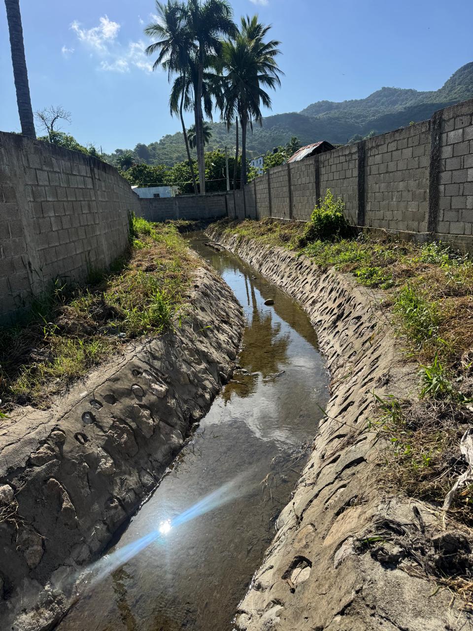 ALCALDE DIVISON MANUEL SÁNCHEZ REALIZA JORNADA DE LIMPIEZA DE CAÑADAS EN DON GREGORIO ABAJO