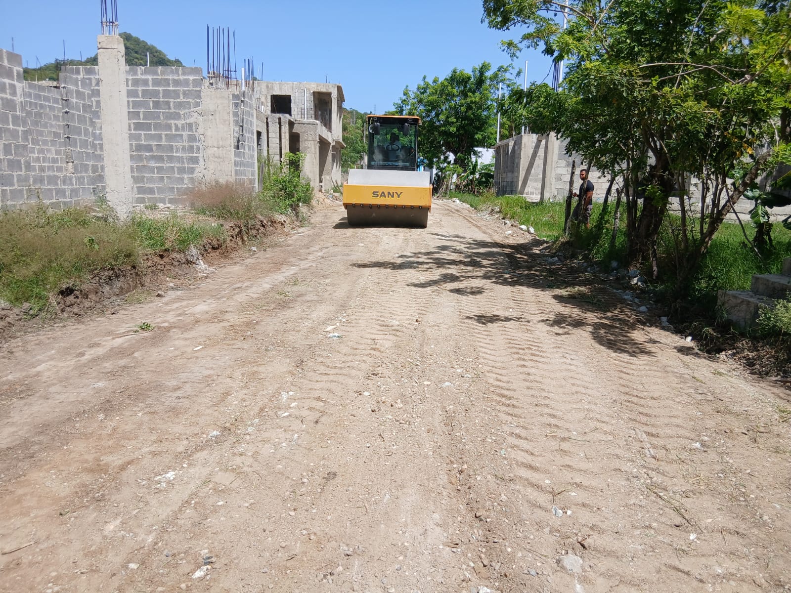 ALCALDE DIVISON SÁNCHEZ EJECUTA TRABAJOS DE ACONDICIONAMIENTO EN LOS DAJAOS Y LOS JECOS